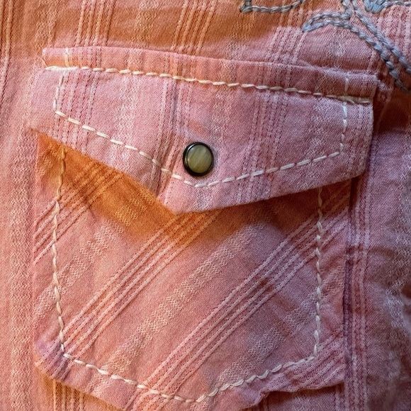 Ariat women’s fitted western style with flower embroidery dark pearl snaps - Picture 11 of 13